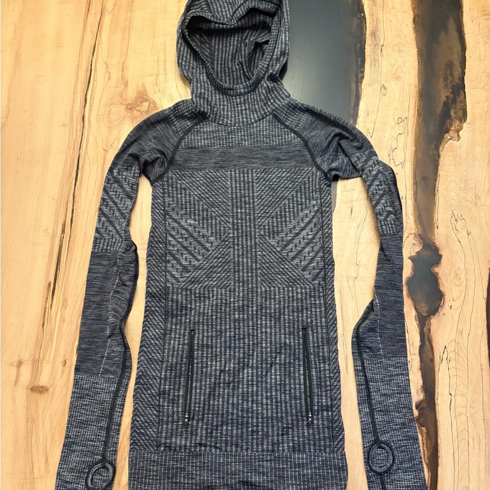 Lulemon long sleeve top